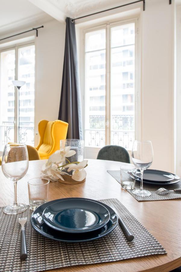 2 Bedroom Appartement Near Tour Eiffel & Trocadero Paris Exterior photo
